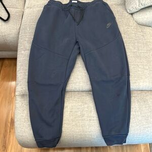 Nike Tech Men’s XL Blue Sweatpants.
